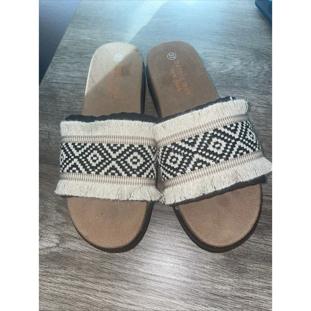 Bernie Mev Women’s Slip On Woven US 7 Size 37 NWOB